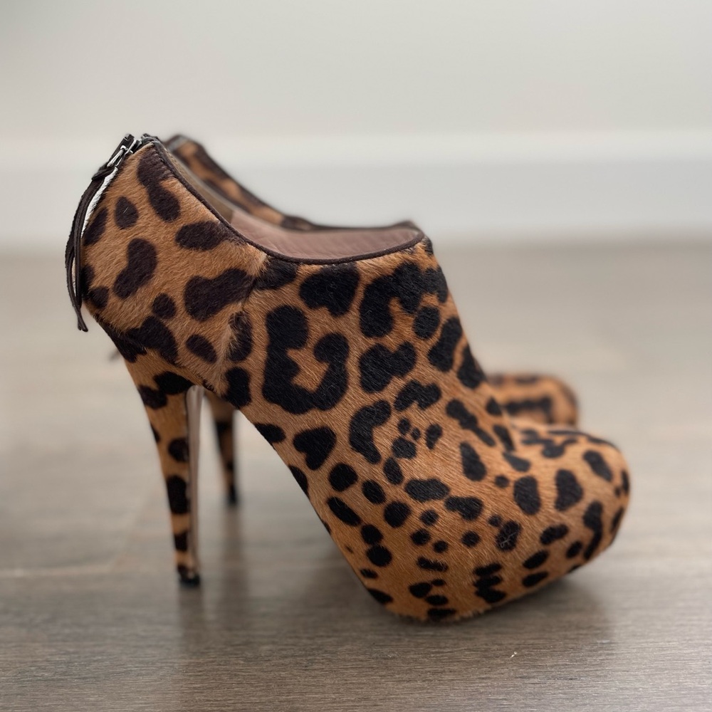 Miu Miu Pony hair Leopard platform Ankle Boots, size 35 1/2.